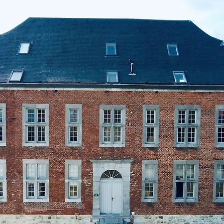 Superb Castle In Perwez-Haillot With Terrace 펜션 *